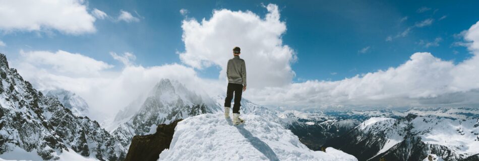 Location alpes séjour au ski dans le Queyras avec vue panoramique sur les Alpes enneigées